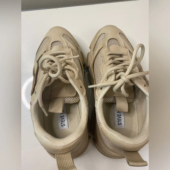 ✨Host pick✨ Steve Madden Possession Chunky Sneakers - Picture 6 of 9